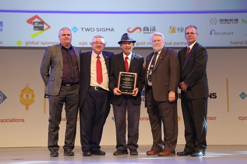 clip_image007.jpg //pkunews.avyjs.net/xwzh/attachement/jpg/site2/20180418/484d7eb258891c413ee73a.jpg