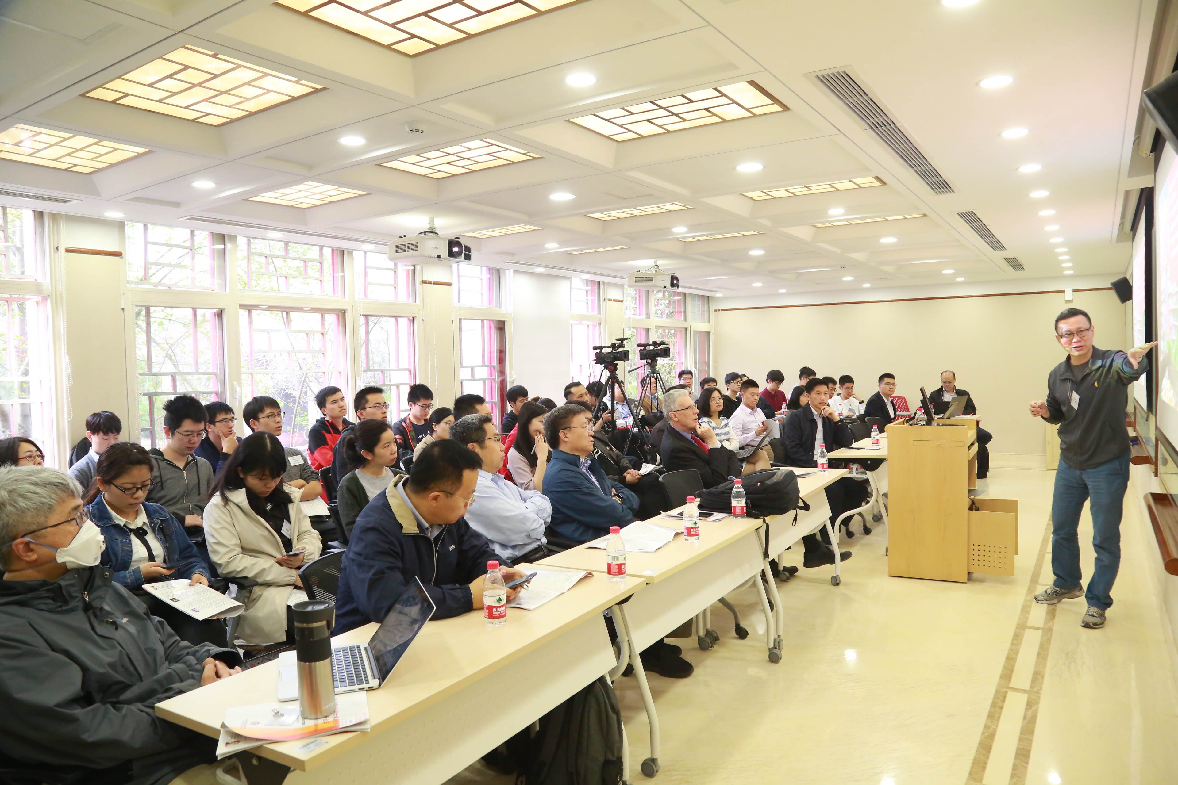 20180404AV研究所
前沿计算研究中心第一届青年论坛成功举办03.JPG 20180404AV研究所
前沿计算研究中心第一届青年论坛成功举办03.JPG